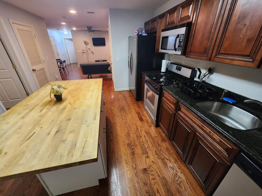 Luxury 2 Bed Apt, Mins To Nyc! Union City Exterior foto